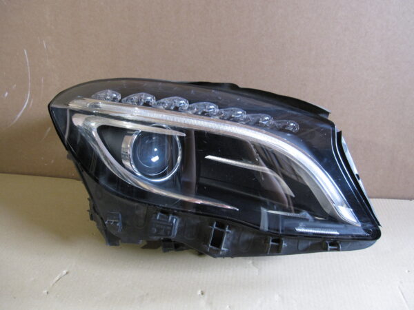 MERCEDES GLA W156 FARO ANTERIORE DX ANNO 2013 IN POI LED