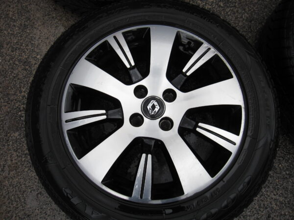 RENAULT CAPTUR CERCHI E GOMME 205/60/16 INVERNALI