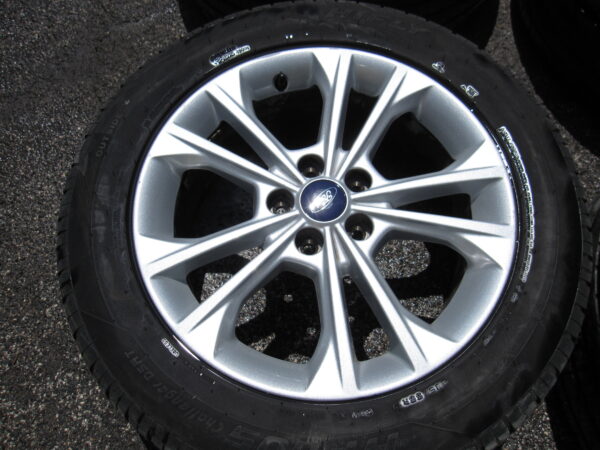 FORD KUGA CERCHI E GOMME 235/55/17 ESTIVE ANNO 2015 AL 2020