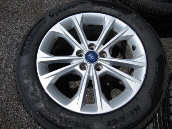 FORD KUGA CERCHI E GOMME 235/55/17 ESTIVE ANNO 2015 AL 2020