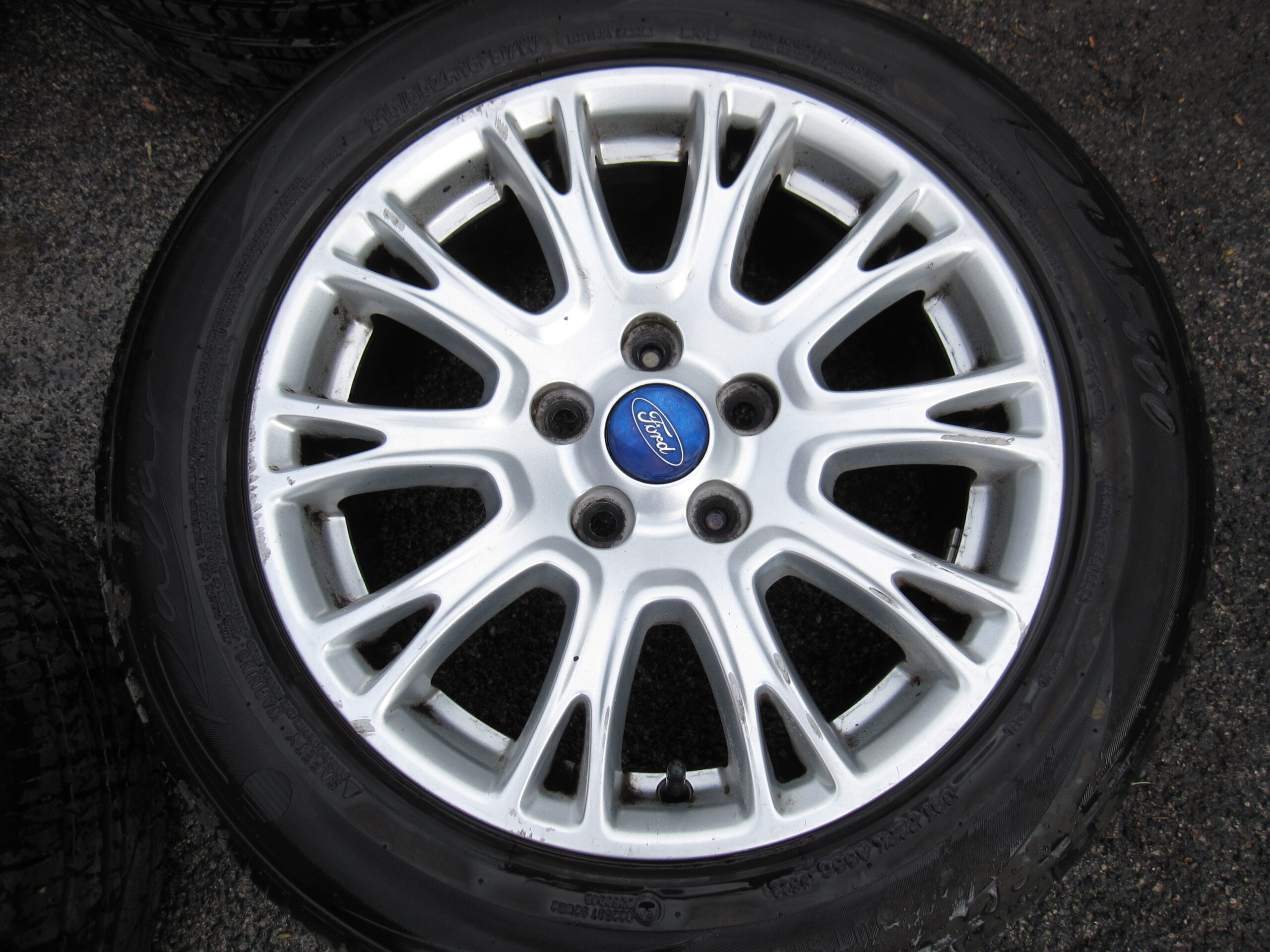 FORD C-MAX CERCHI E GOMME M+S 215/55/16 DOT 2022